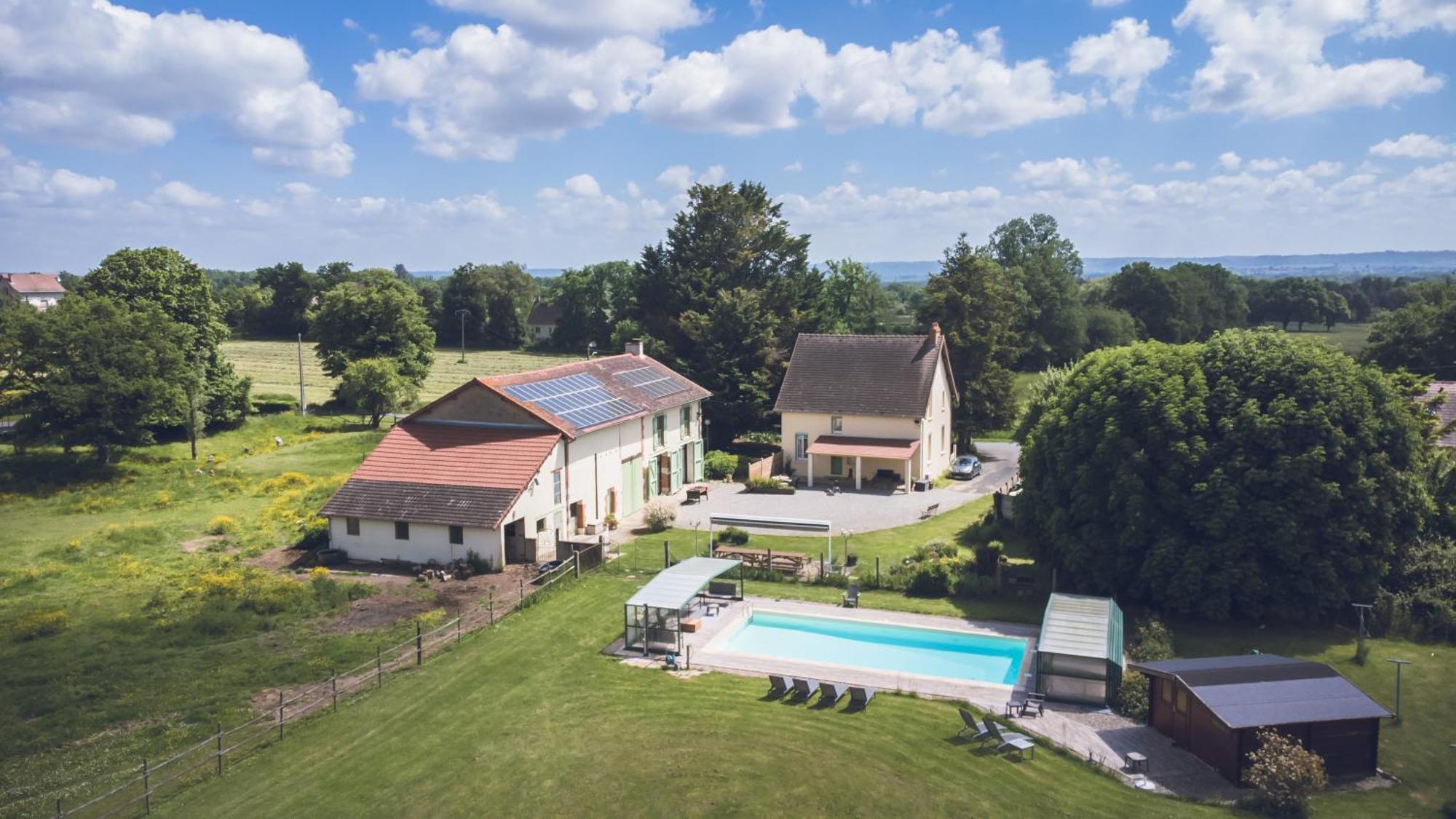 Les Malvaux Bed & Breakfast Huriel Exterior photo